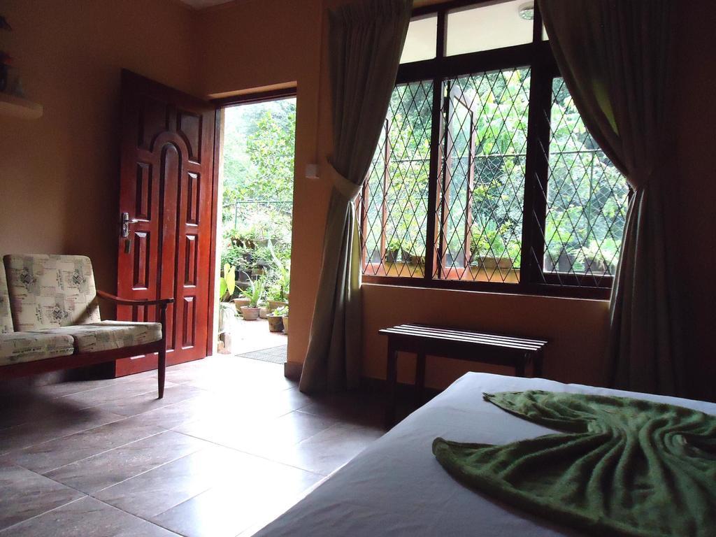 Green Woods Guest Kandy Habitación foto