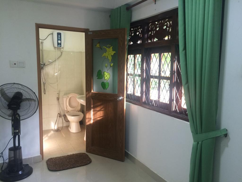Green Woods Guest Kandy Exterior foto