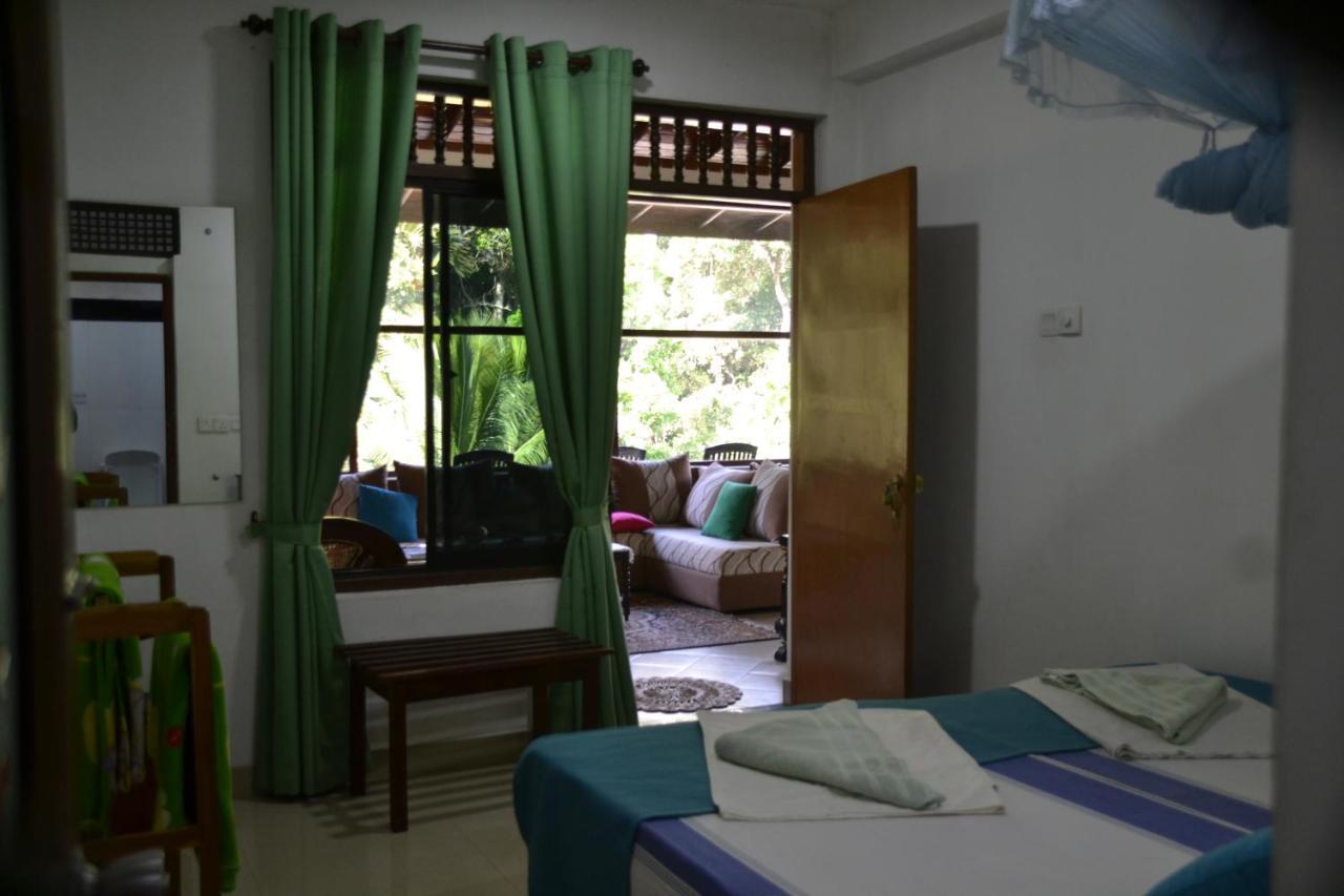 Green Woods Guest Kandy Exterior foto