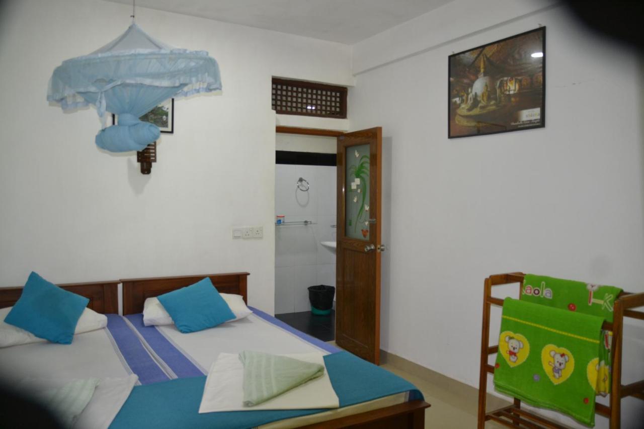 Green Woods Guest Kandy Exterior foto