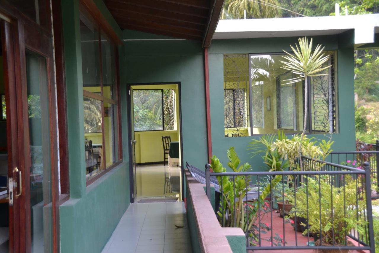 Green Woods Guest Kandy Exterior foto
