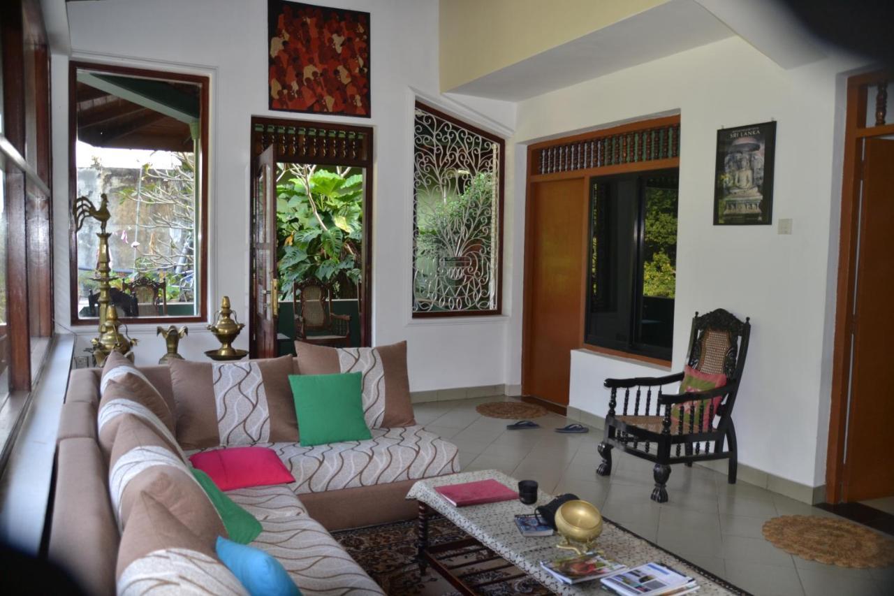 Green Woods Guest Kandy Exterior foto