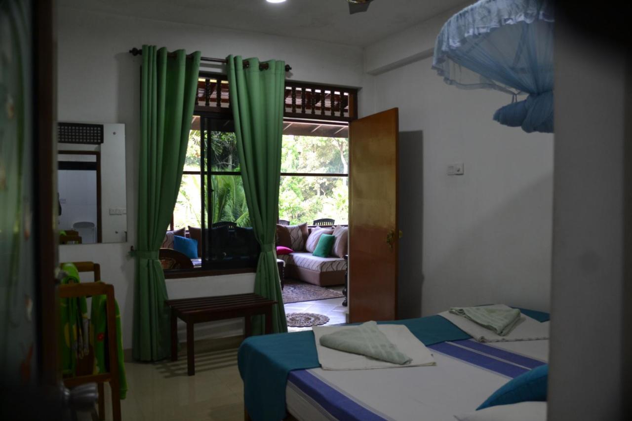 Green Woods Guest Kandy Exterior foto
