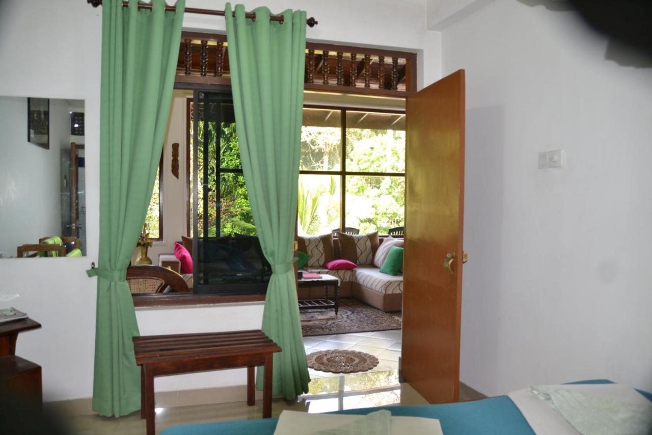 Green Woods Guest Kandy Exterior foto