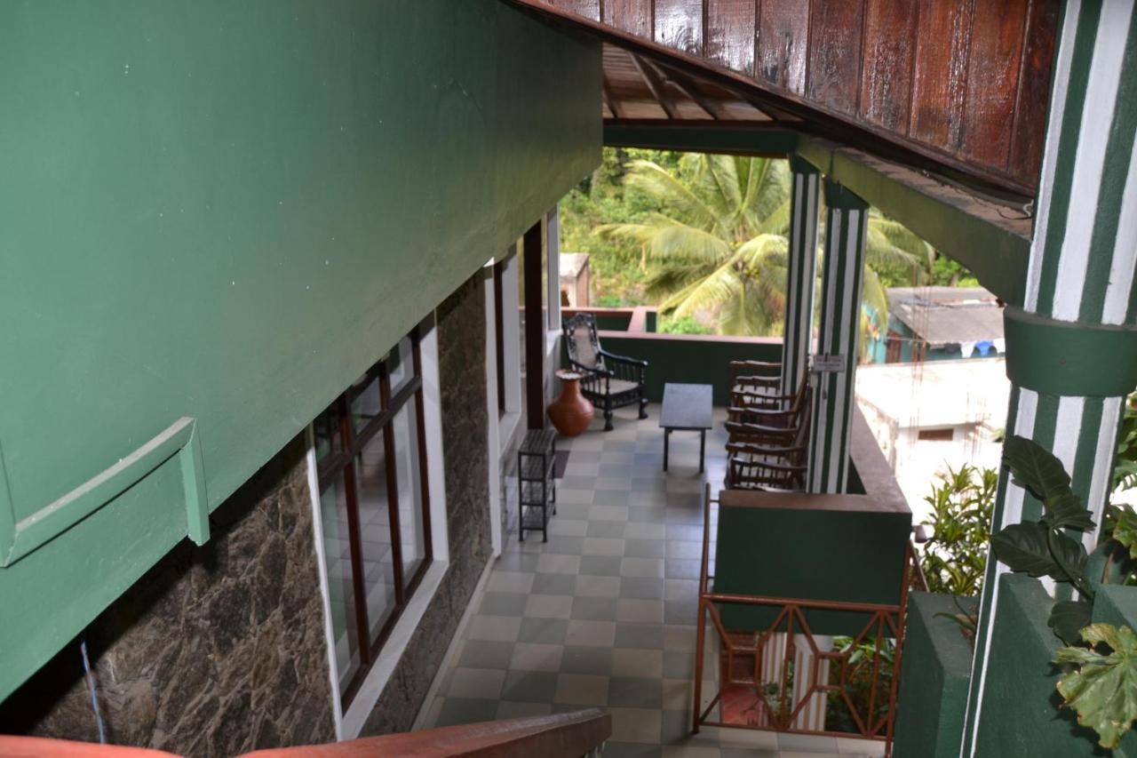Green Woods Guest Kandy Exterior foto